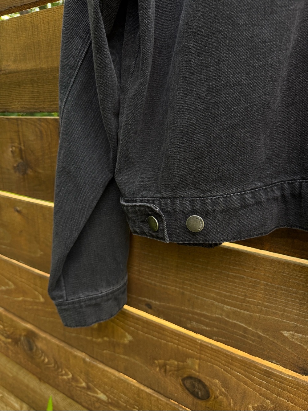 Ashley Vintage Charm Deep Black Cropped Denim Jacket - Button Front Size Large - Picture 11 of 12